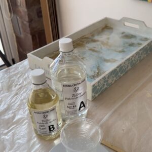 BANDEJA DESAYUNADORA CON RESINA EPOXICA Y PIGMENTOS